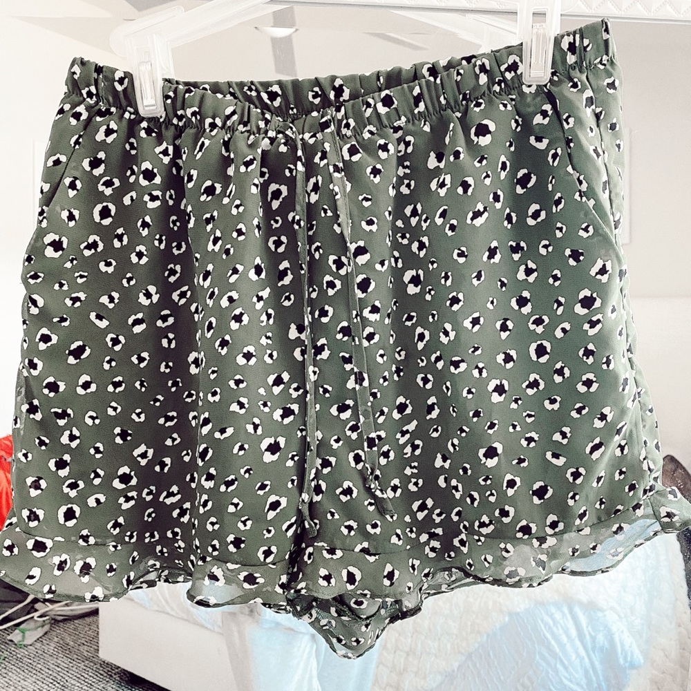 Sz S Floral Draw String shorts
